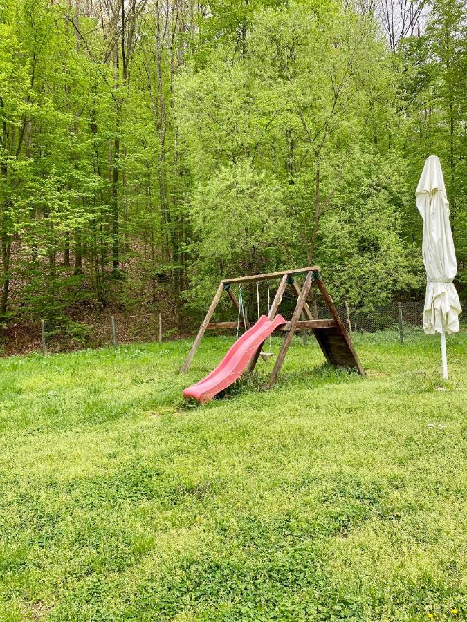 레시차 House In The Woods B&B 외부 사진