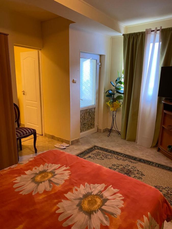 레시차 House In The Woods B&B 외부 사진